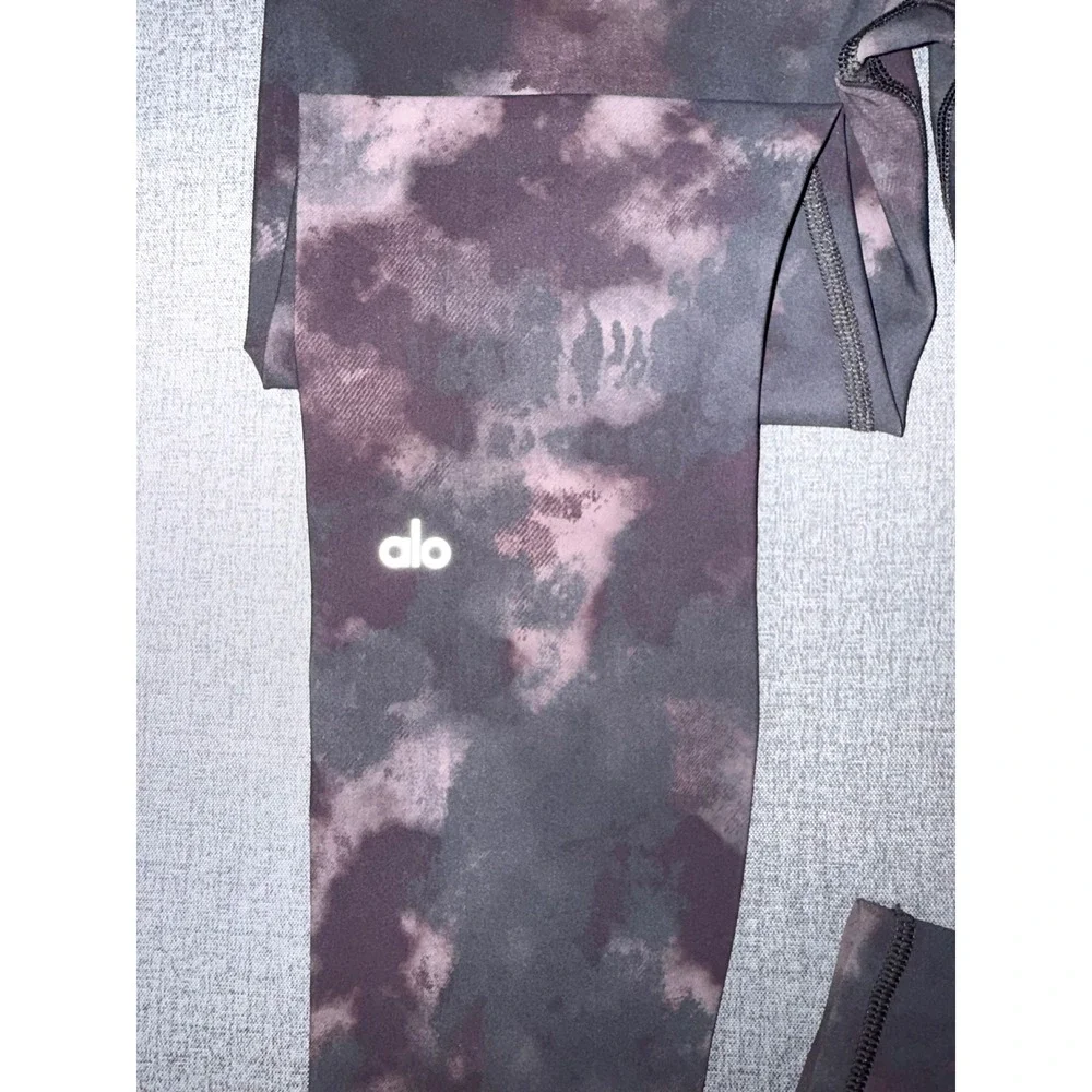 Alo Yoga High Waist Airbrush Legging Purple Grey Tie Dye Cloud Print Size M